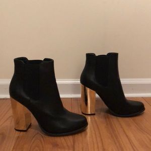 Forever21 Gold Block Heel in Black Size 9